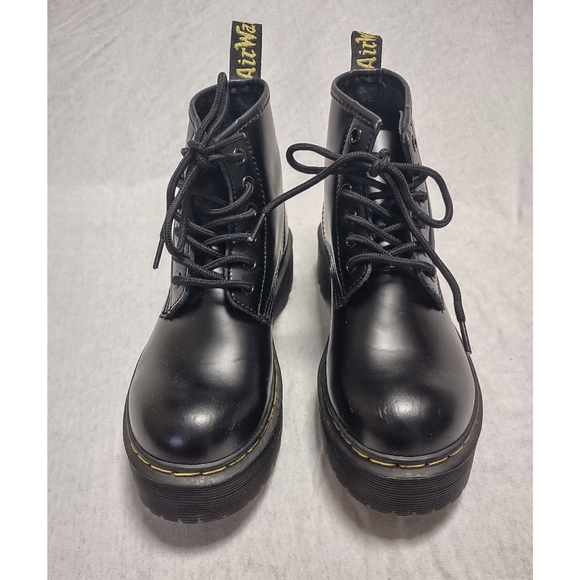 Dr. Martens Shoes - NWOT Doc Martens| 1460 Bex Smooth Leather Lace Up Boots| Black| Size 5